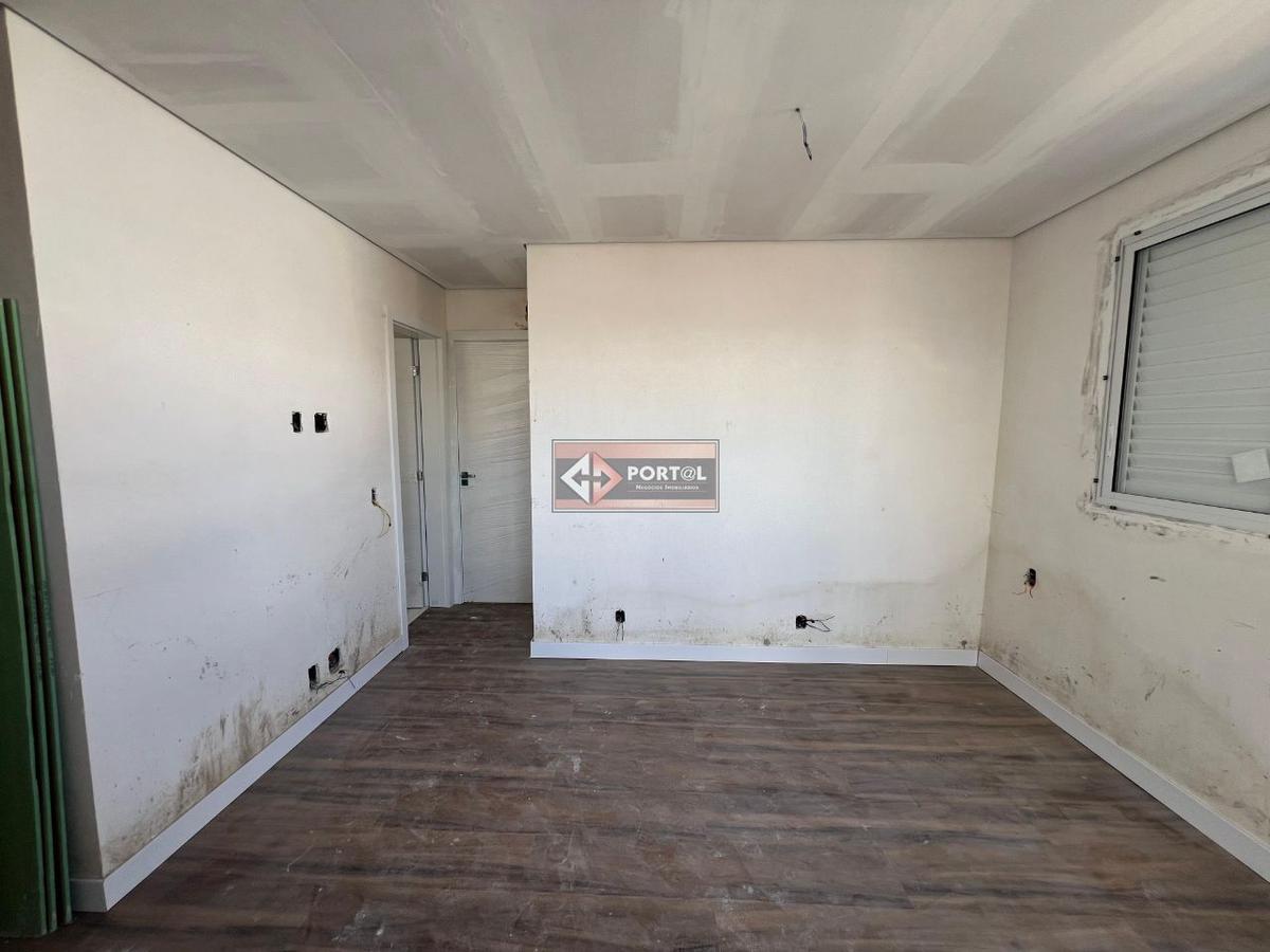 Apartamento, Sagrada Família, 2 Quartos, 2 Vagas, 1 Suíte