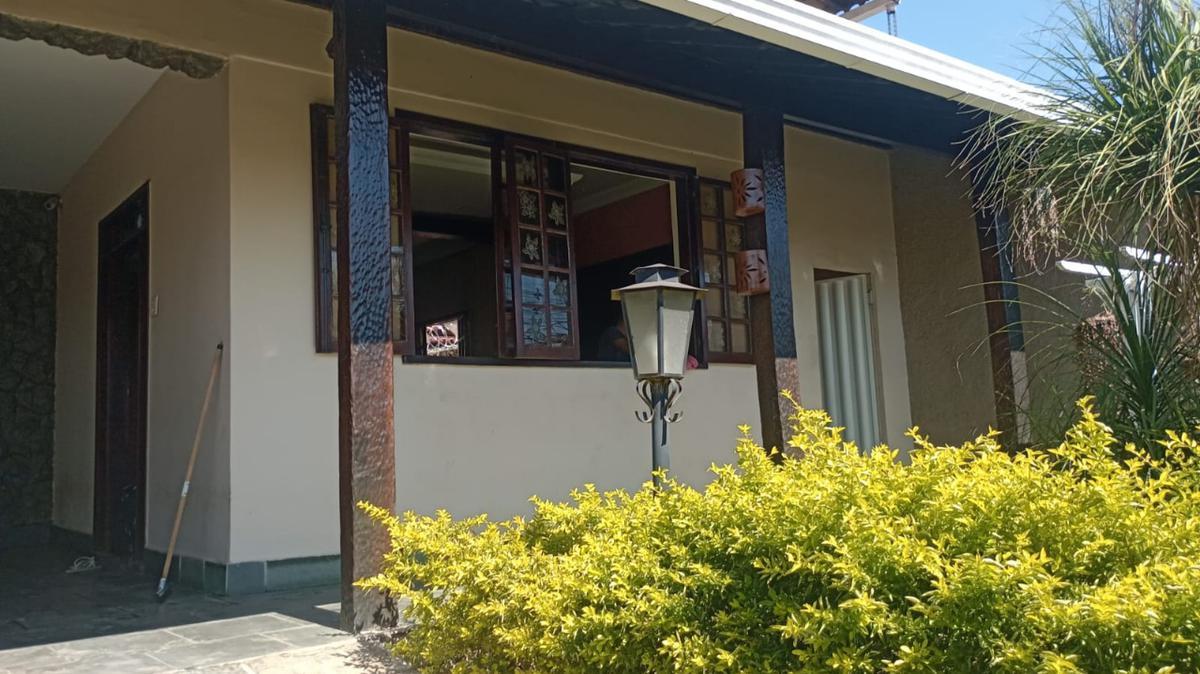 Casa, Santa Cruz, 3 Quartos, 4 Vagas, 1 Suíte