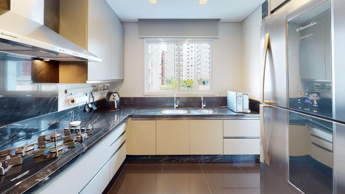 Apartamento, Funcionários, 4 Quartos, 4 Vagas, 2 Suítes