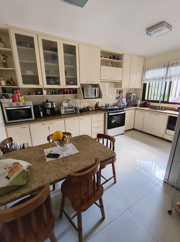 Casa, Tirol, 5 Quartos, 8 Vagas, 1 Suíte