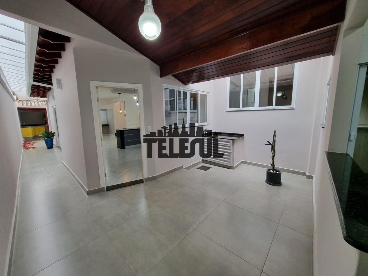 Casa, Jardim Ribeiro, 3 Quartos, 2 Vagas, 2 Suítes