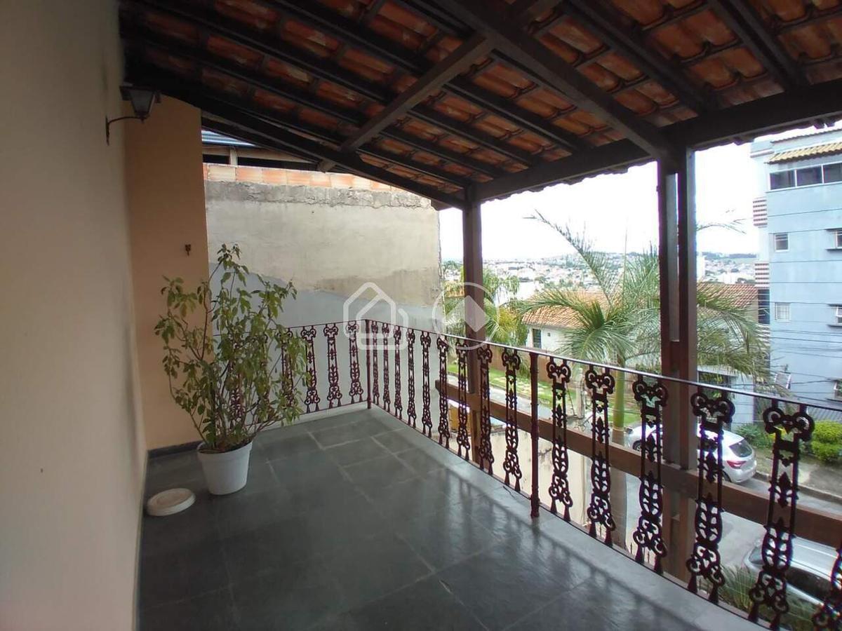 Casa, Havaí, 4 Quartos, 4 Vagas, 1 Suíte