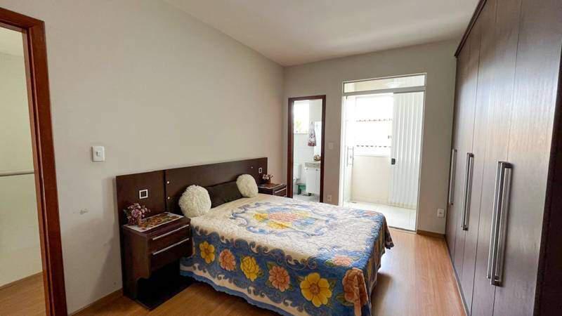 Casa, Santa Efigênia, 3 Quartos, 2 Vagas, 2 Suítes