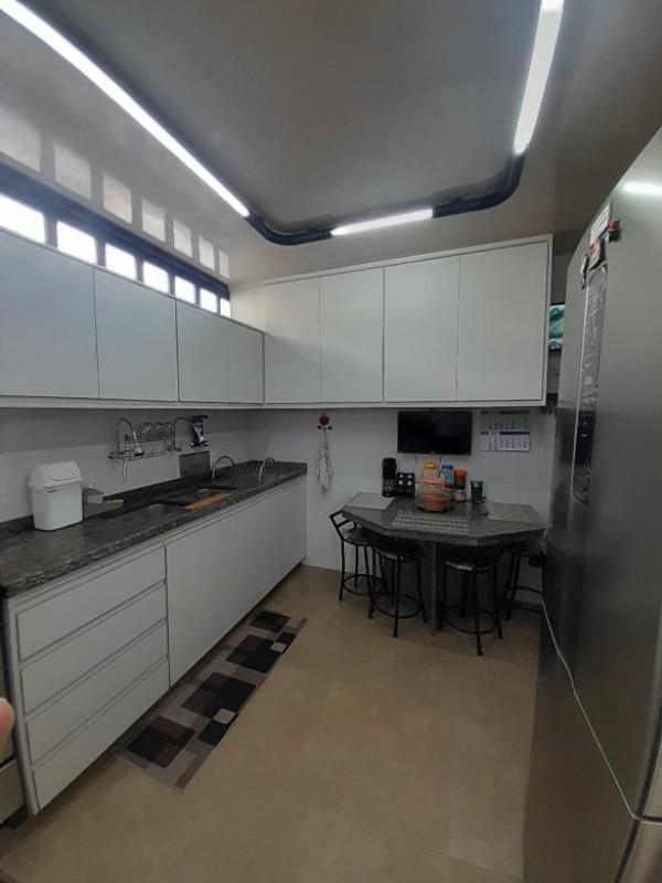 Casa, Camargos, 8 Quartos, 3 Vagas, 4 Suítes