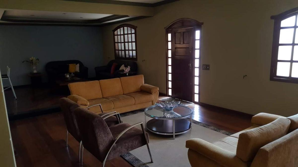 Casa, Castelo, 4 Quartos, 3 Vagas, 2 Suítes