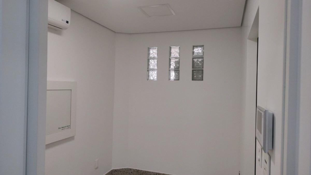Sala, Barro Preto, 0 Quarto, 3 Vagas