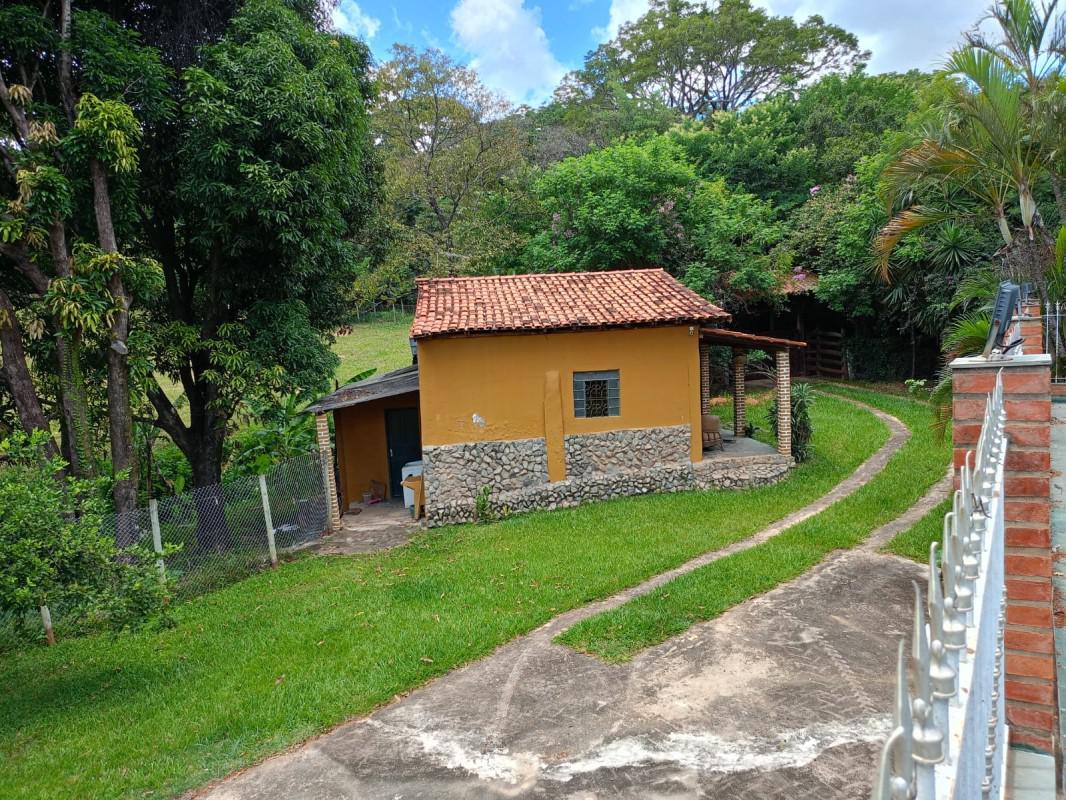 Fazenda, Ravena, 4 Quartos, 4 Vagas, 1 Suíte