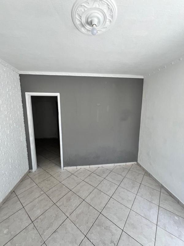 Casa, Conjunto Habitacional Centenário, 2 Quartos, 0 Vaga