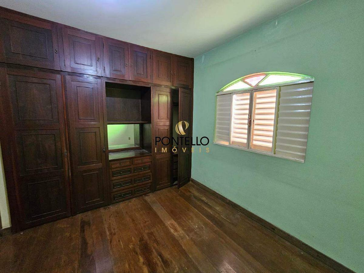 Casa, Jardim Europa, 4 Quartos, 3 Vagas, 1 Suíte