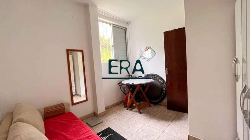 Casa, Buritis, 5 Quartos, 0 Vaga, 1 Suíte