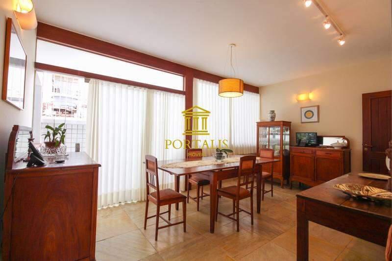 Casa, Serra, 4 Quartos, 5 Vagas, 1 Suíte