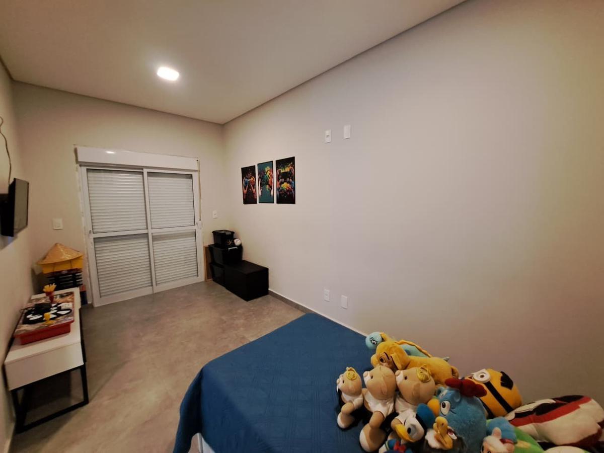 Casa, Centro, 4 Quartos, 3 Vagas, 1 Suíte