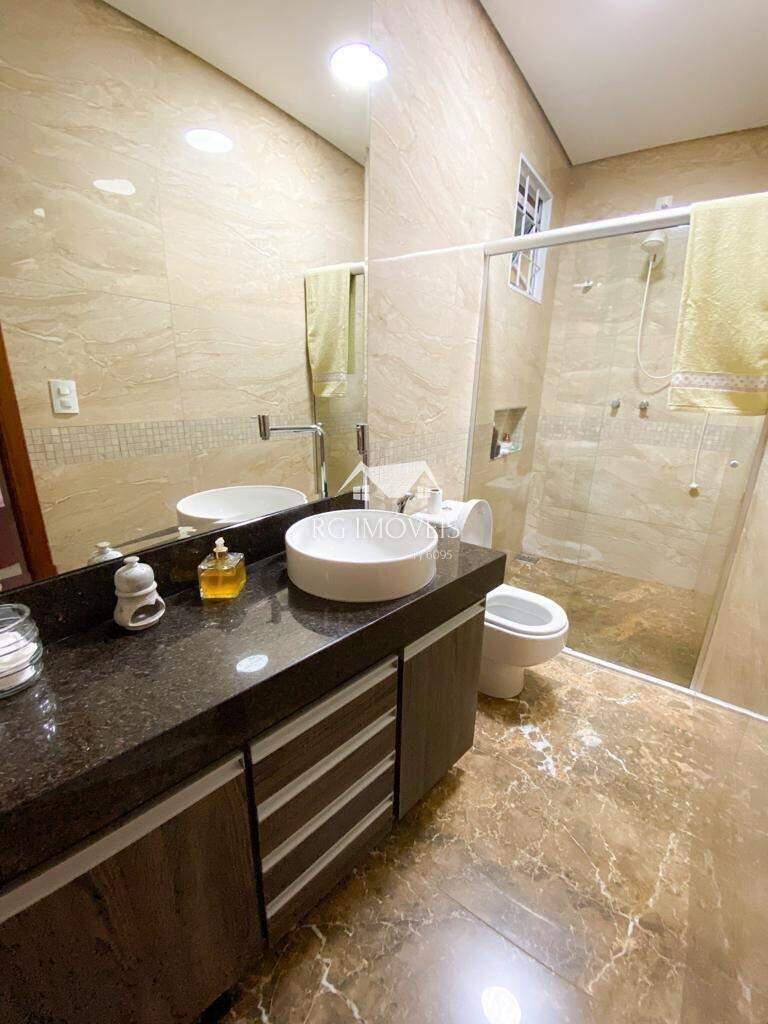 Casa, Milionários, 3 Quartos, 5 Vagas, 1 Suíte