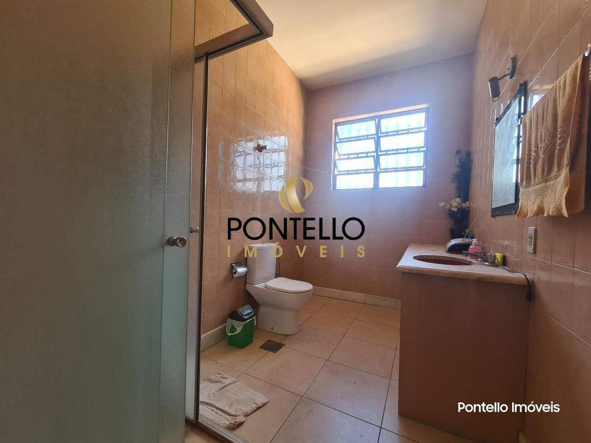 Casa, Santa Efigênia, 3 Quartos, 4 Vagas, 1 Suíte