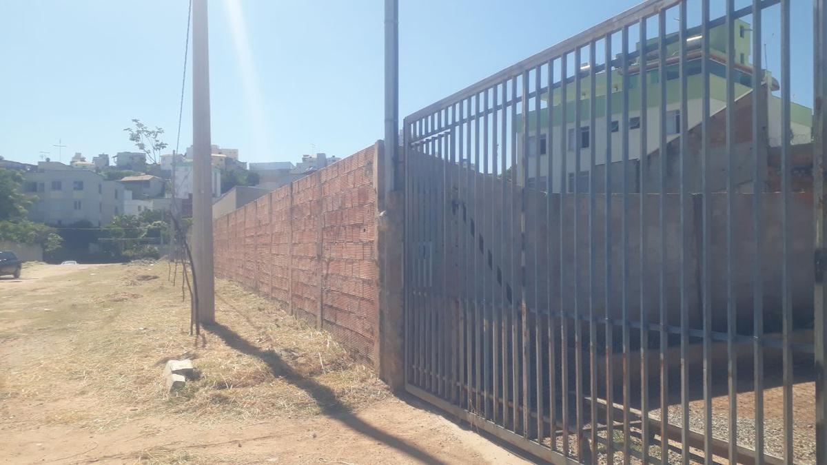 Lote, Heliópolis, 0 Quarto, 0 Vaga