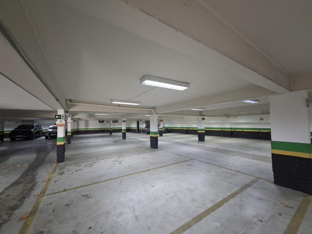 Andar, Funcionários, 0 Quarto, 6 Vagas