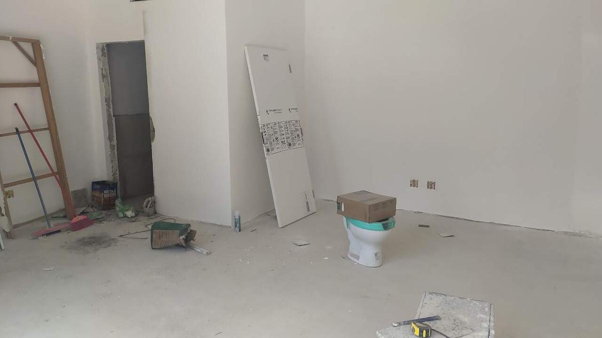 Loja, Estoril, 1 Vaga