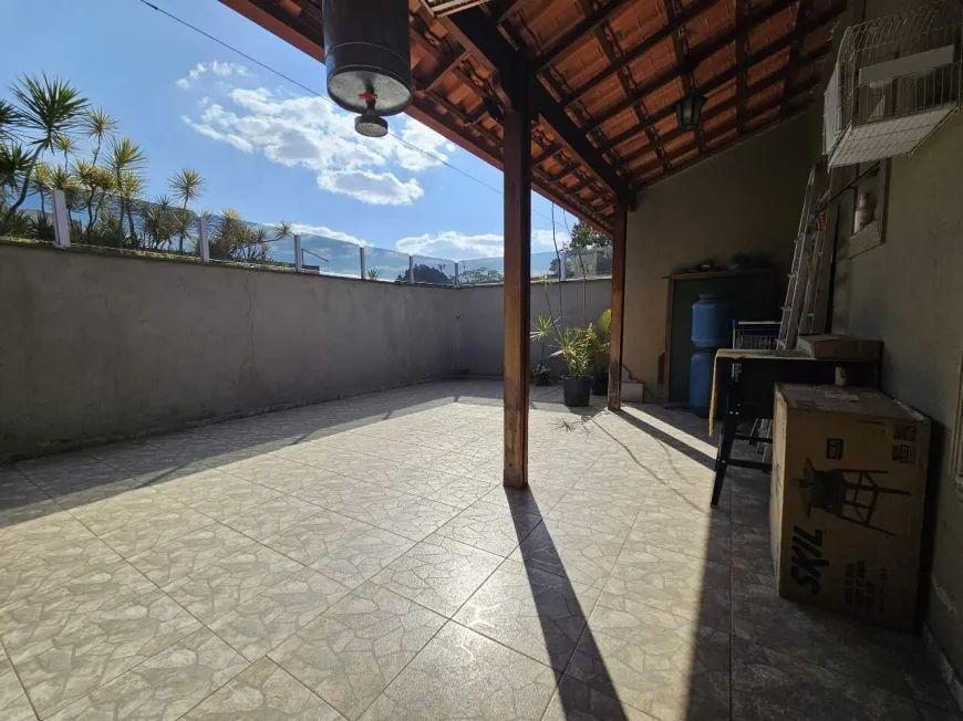 Casa, Santa Branca, 3 Quartos, 2 Vagas, 1 Suíte