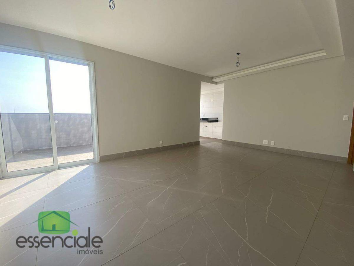 Cobertura, Fonte Grande, 3 Quartos, 2 Vagas, 1 Suíte