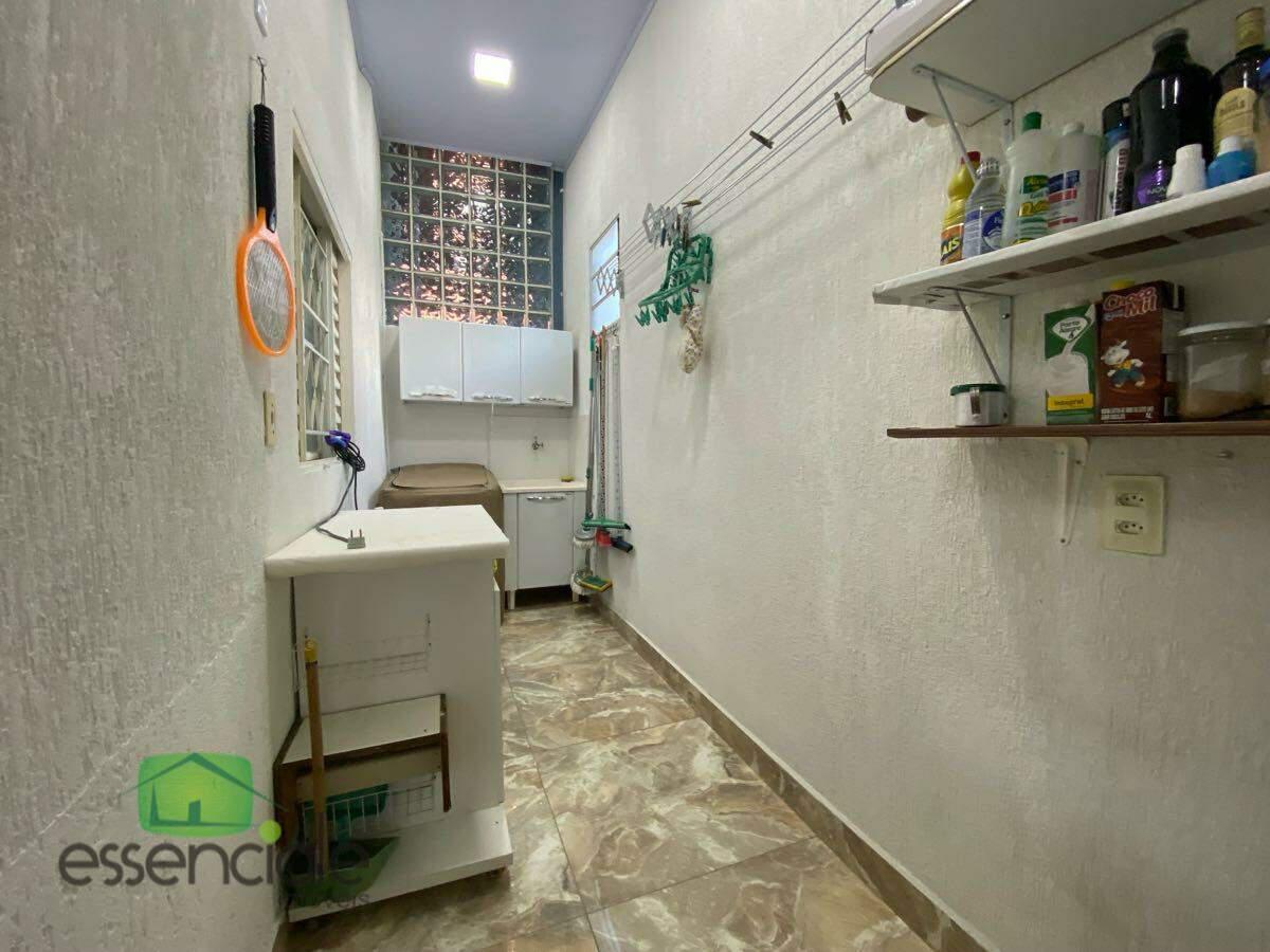 Casa, Conjunto Água Branca, 4 Quartos, 3 Vagas, 1 Suíte