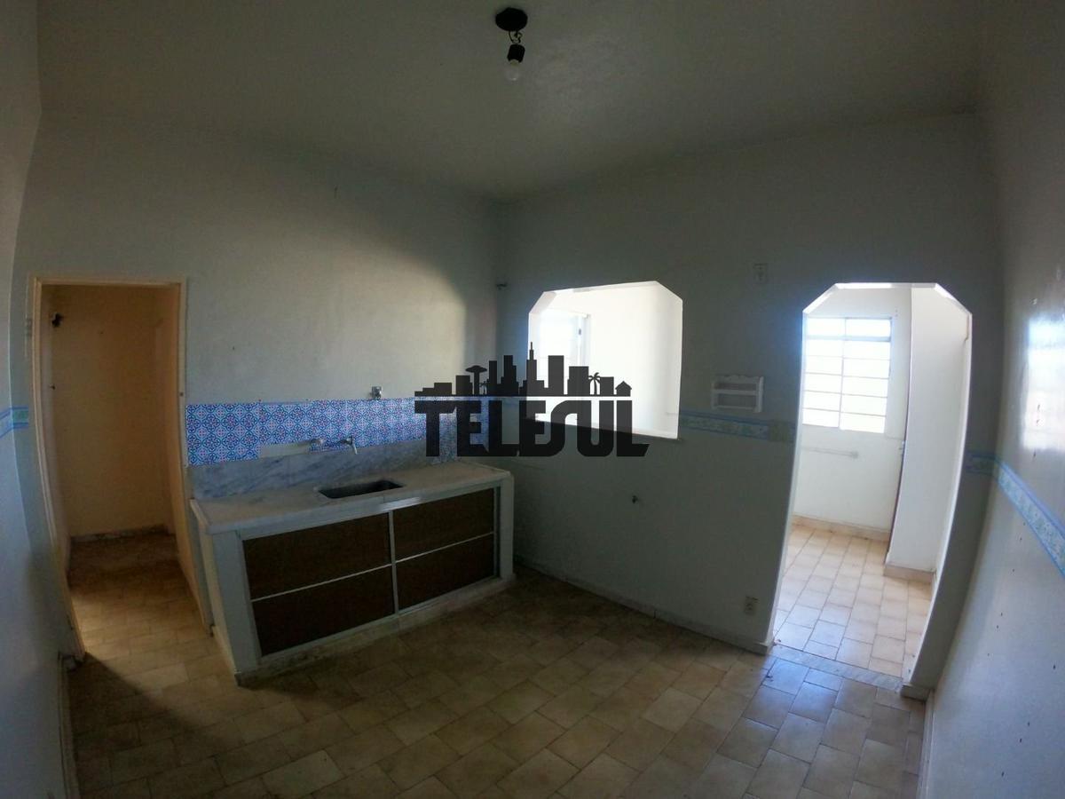 Casa, Centro, 4 Quartos, 0 Vaga, 1 Suíte