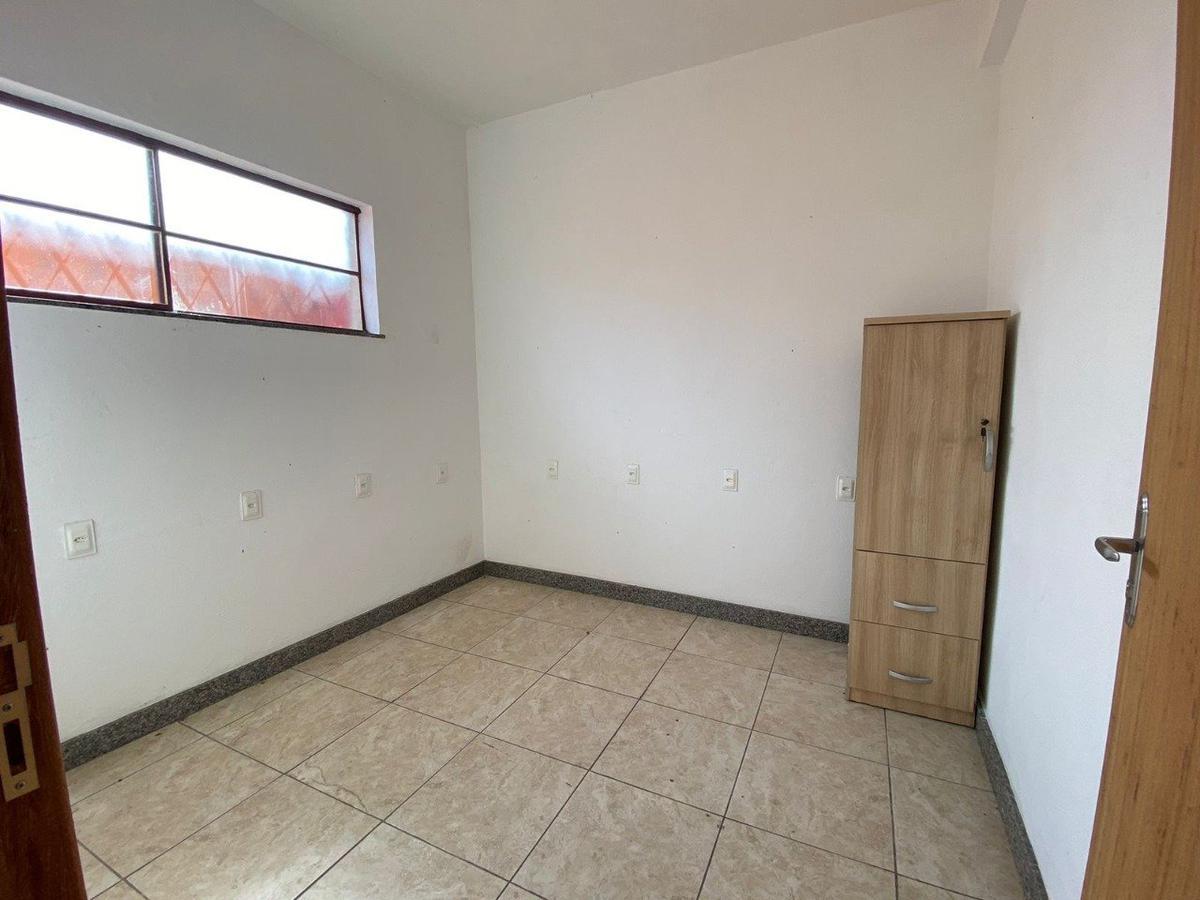 Casa, Lagoinha, 8 Quartos, 2 Vagas, 1 Suíte