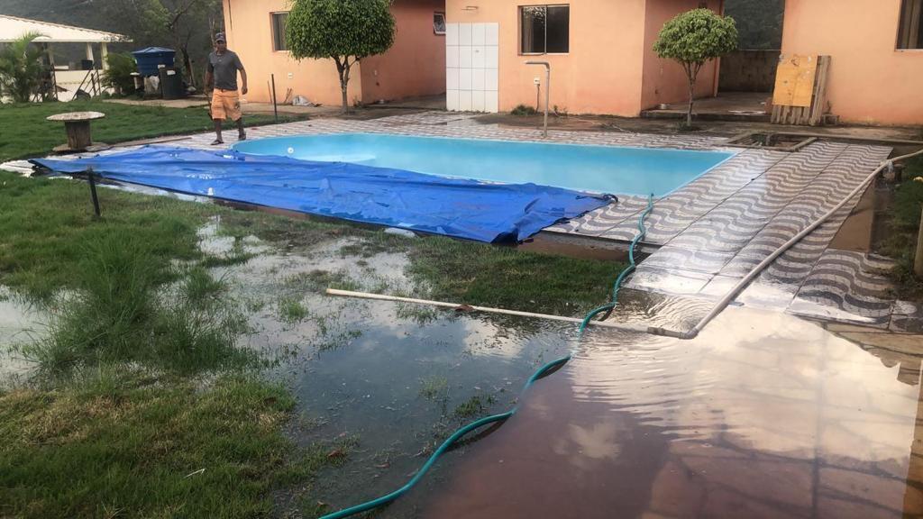 Fazenda, Adelmolândia, 4 Quartos, 0 Vaga, 1 Suíte