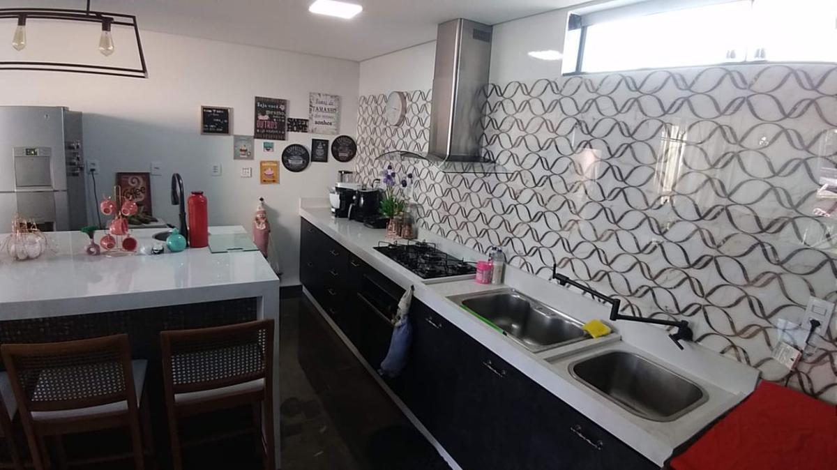 Casa, Funcionários, 2 Quartos, 1 Vaga