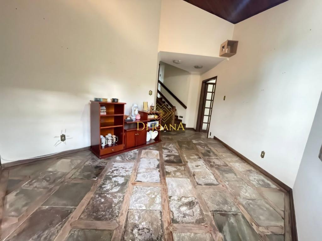 Casa, Ingá Alto, 4 Quartos, 4 Vagas, 1 Suíte