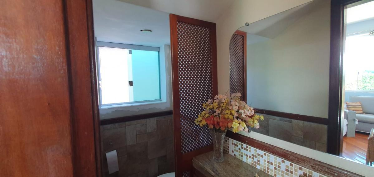 Casa, João Pinheiro, 5 Quartos, 4 Vagas, 1 Suíte