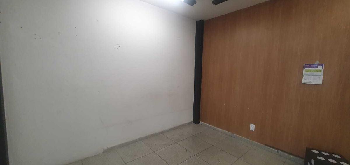 Sala, Barro Preto, 0 Quarto, 0 Vaga