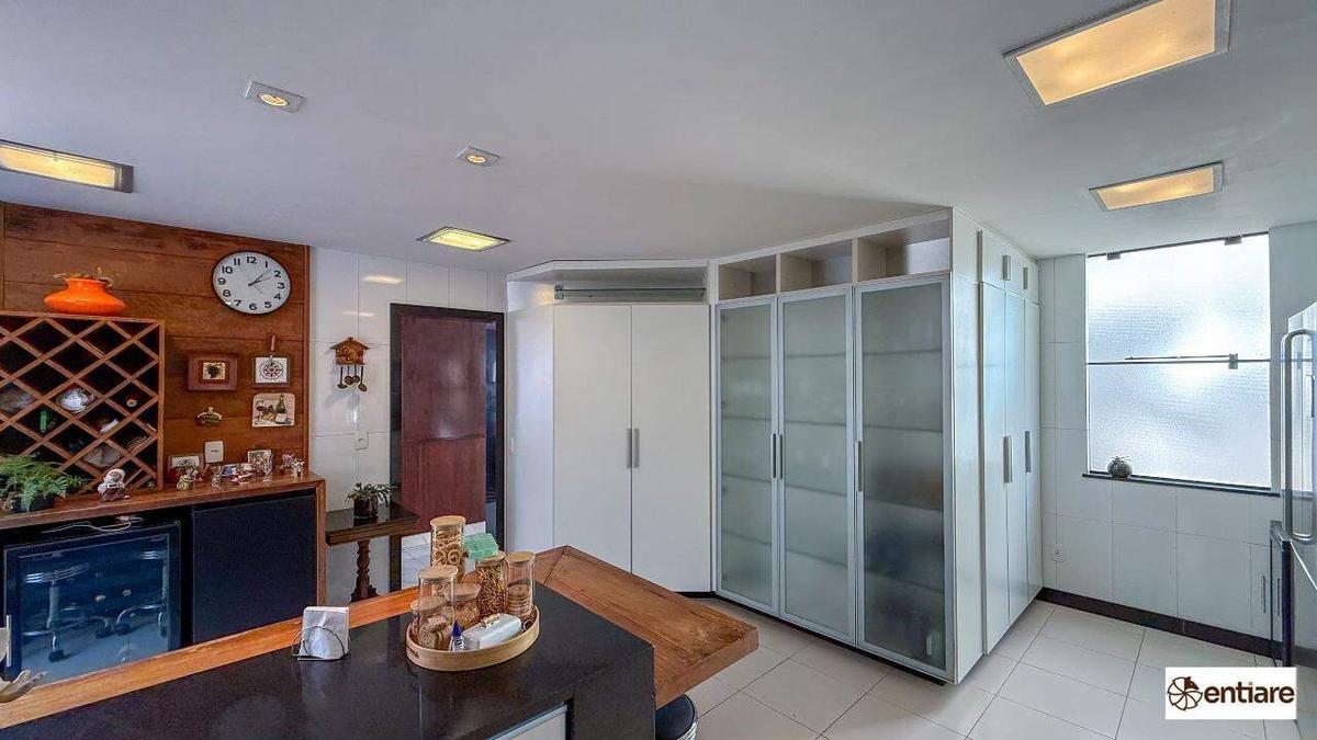 Casa, Santa Lúcia, 5 Quartos, 4 Vagas, 2 Suítes