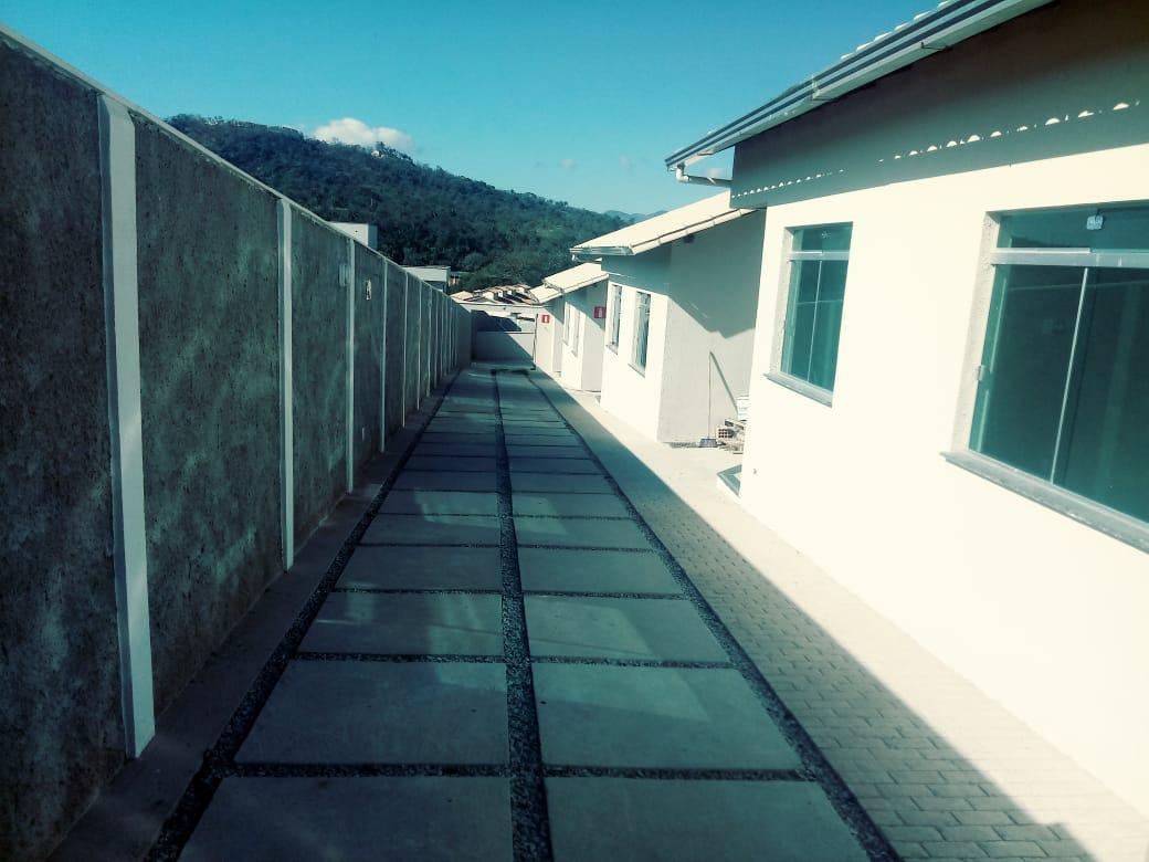 Casa, Vila Verde, 2 Quartos, 1 Vaga