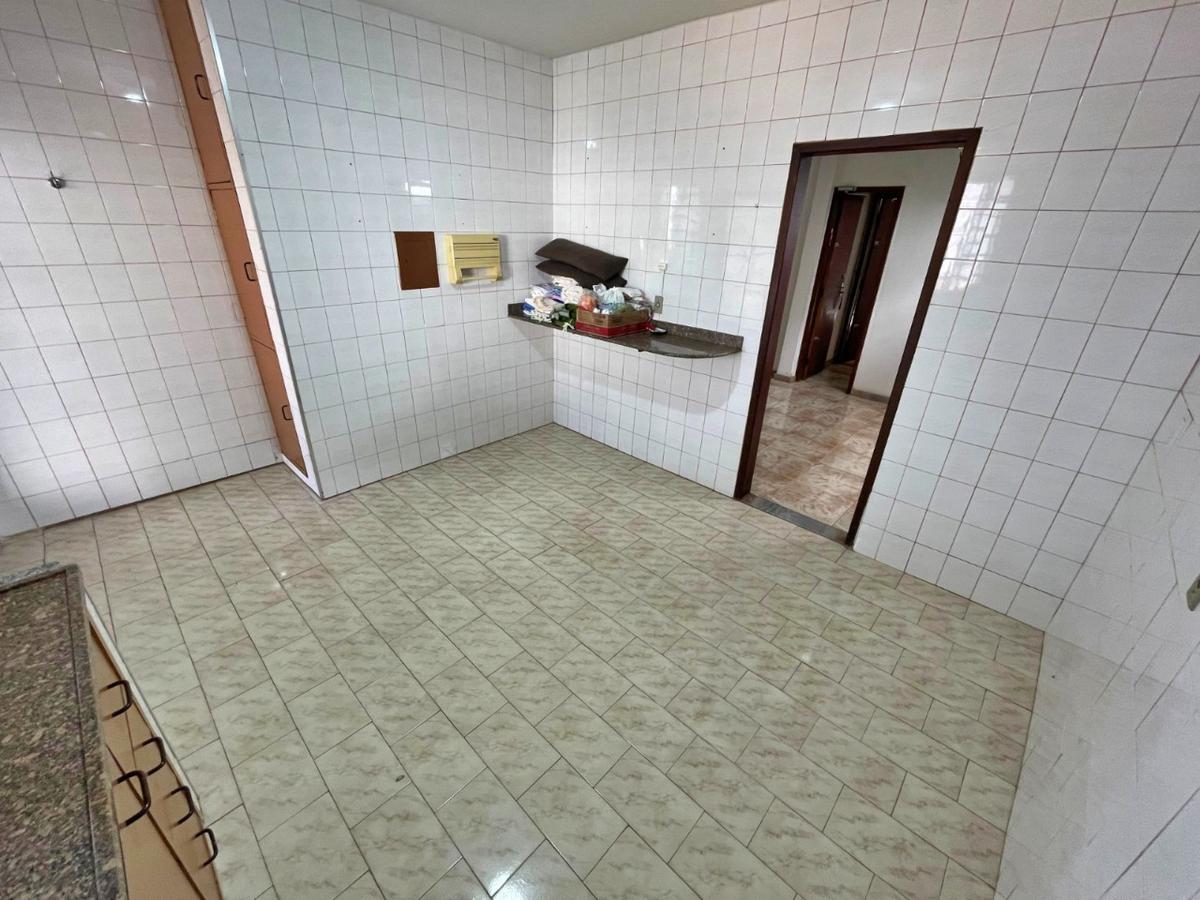 Casa, Jardim Leblon, 3 Quartos, 4 Vagas, 1 Suíte