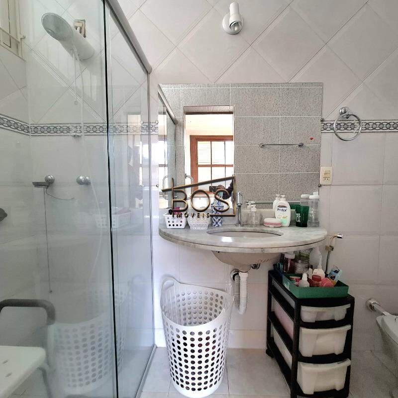 Casa, Serra, 7 Quartos, 5 Vagas, 3 Suítes