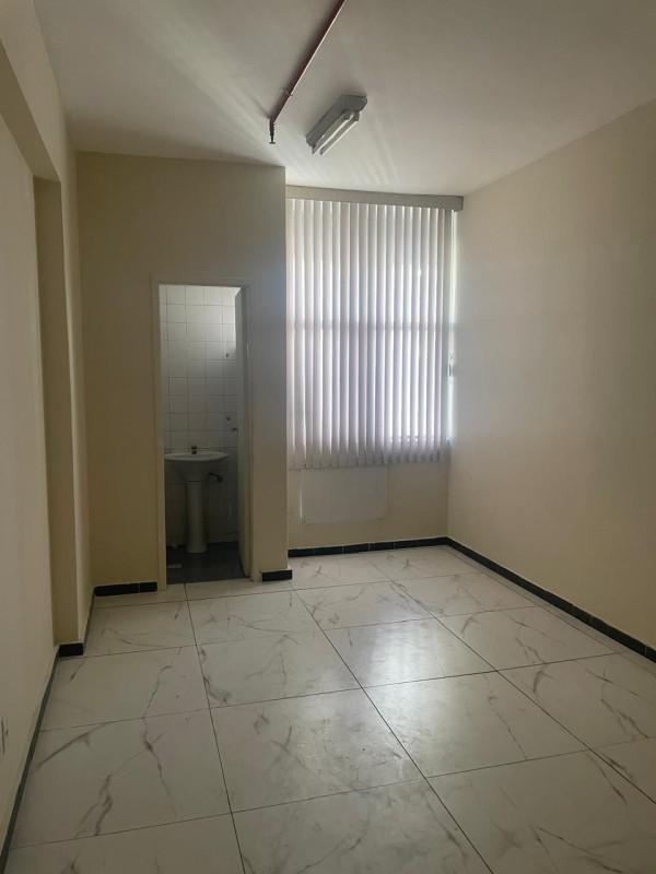 Sala, Centro, 0 Quarto, 0 Vaga, 1 Suíte