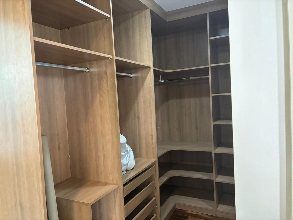 Casa, São José, 3 Quartos, 5 Vagas, 1 Suíte