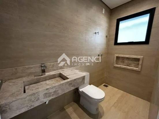 Casa em Condomínio, Alphaville - Lagoa dos Ingleses, 5 Quartos, 0 Vaga, 4 Suítes