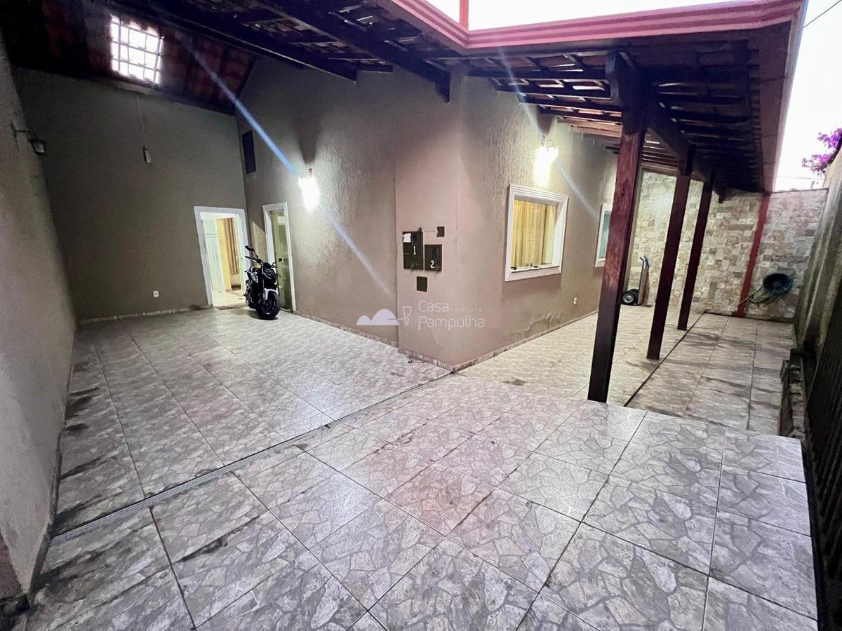 Casa, Santa Branca, 3 Quartos, 2 Vagas, 1 Suíte
