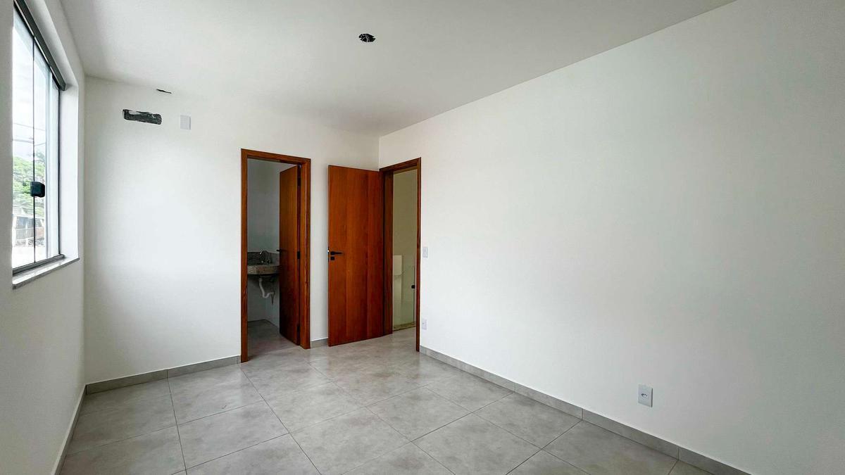 Casa, Candelária, 3 Quartos, 0 Vaga, 1 Suíte