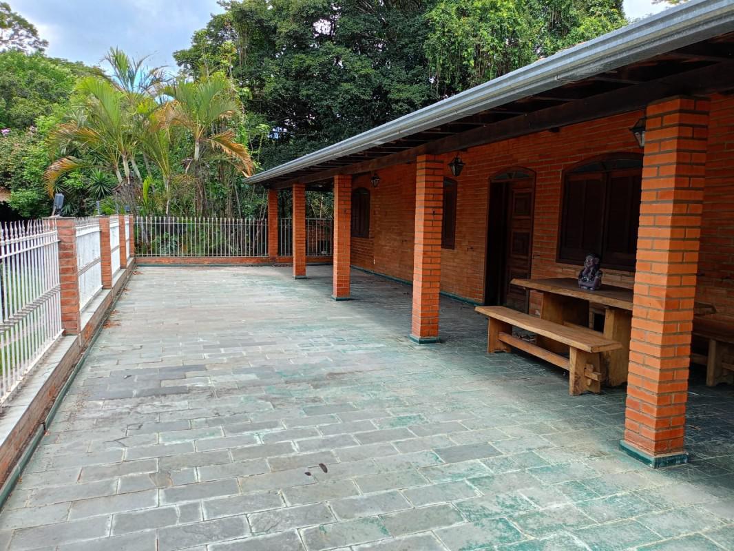 Fazenda, Ravena, 4 Quartos, 4 Vagas, 1 Suíte