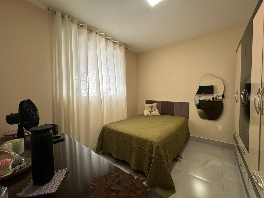 Casa, Barreiro, 2 Quartos, 2 Vagas, 1 Suíte