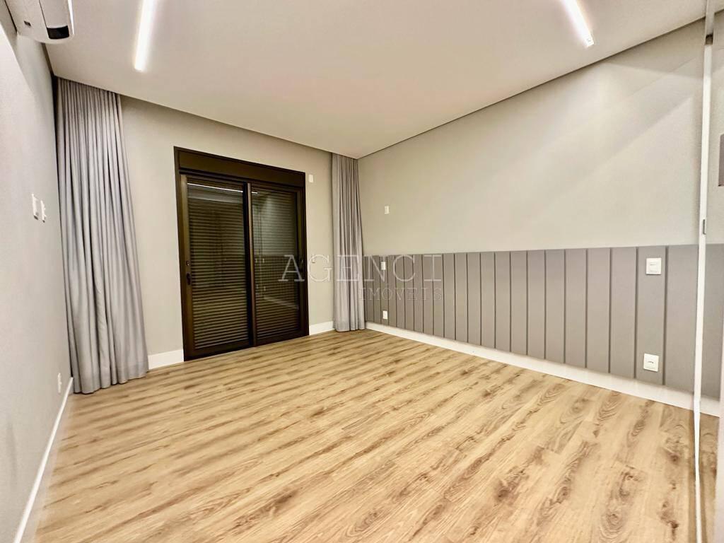 Casa, Alphaville - Lagoa dos Ingleses, 4 Quartos, 0 Vaga, 4 Suítes