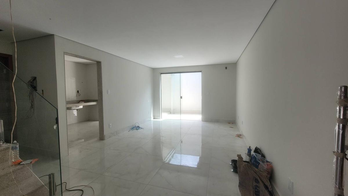 Casa, Quitandinha, 3 Quartos, 2 Vagas, 1 Suíte