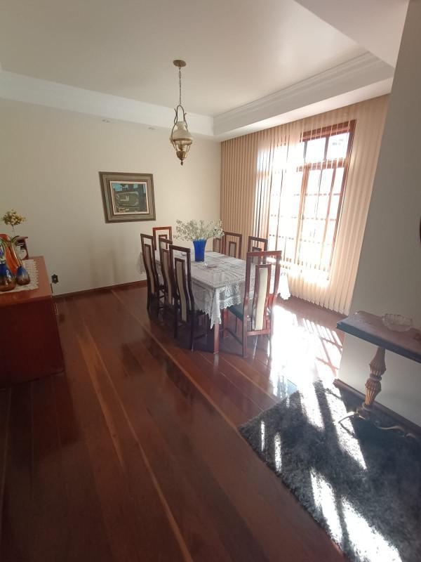 Casa, Luxemburgo, 4 Quartos, 4 Vagas, 1 Suíte