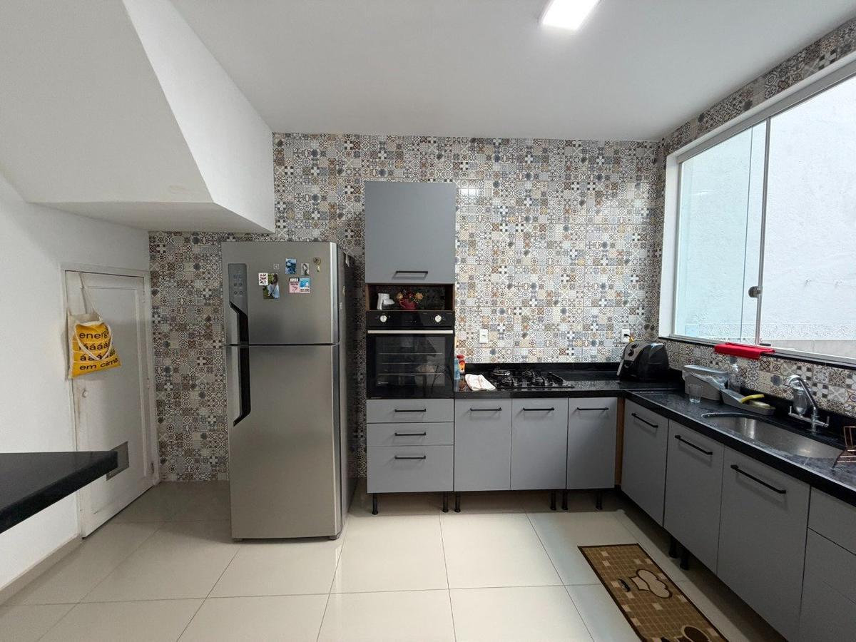 Casa, Horto, 4 Quartos, 2 Vagas, 1 Suíte