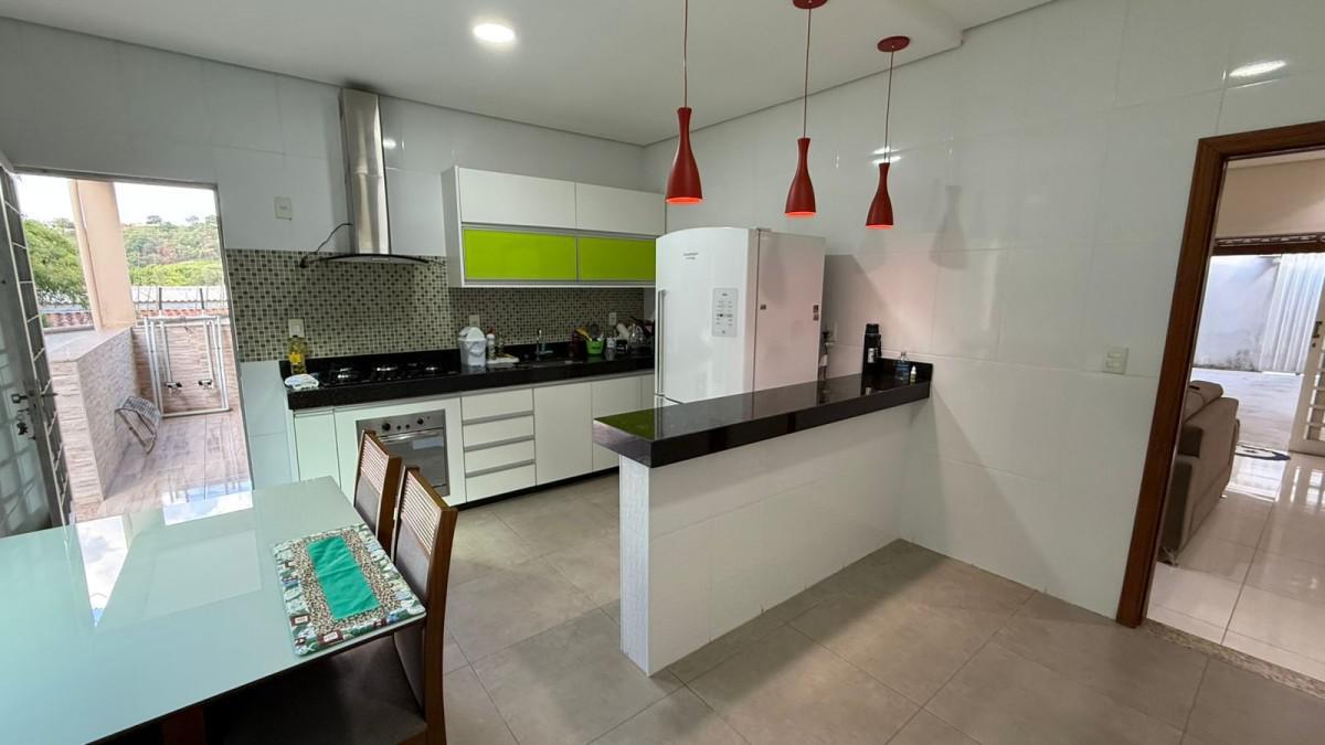 Casa, Residencial Lajinha (parque Durval de Barros), 3 Quartos, 4 Vagas, 1 Suíte