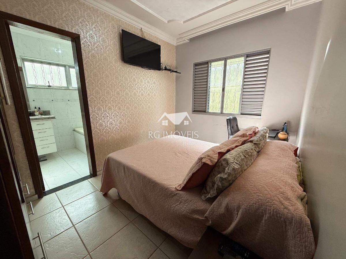 Casa, Tirol (barreiro), 3 Quartos, 2 Vagas, 1 Suíte