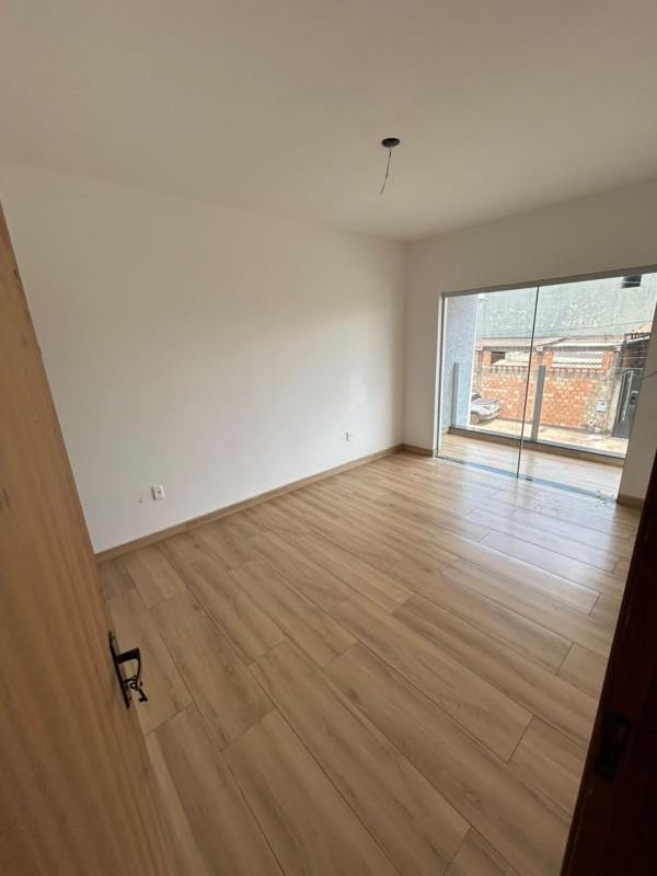 Casa, Centro, 3 Quartos, 2 Vagas, 1 Suíte