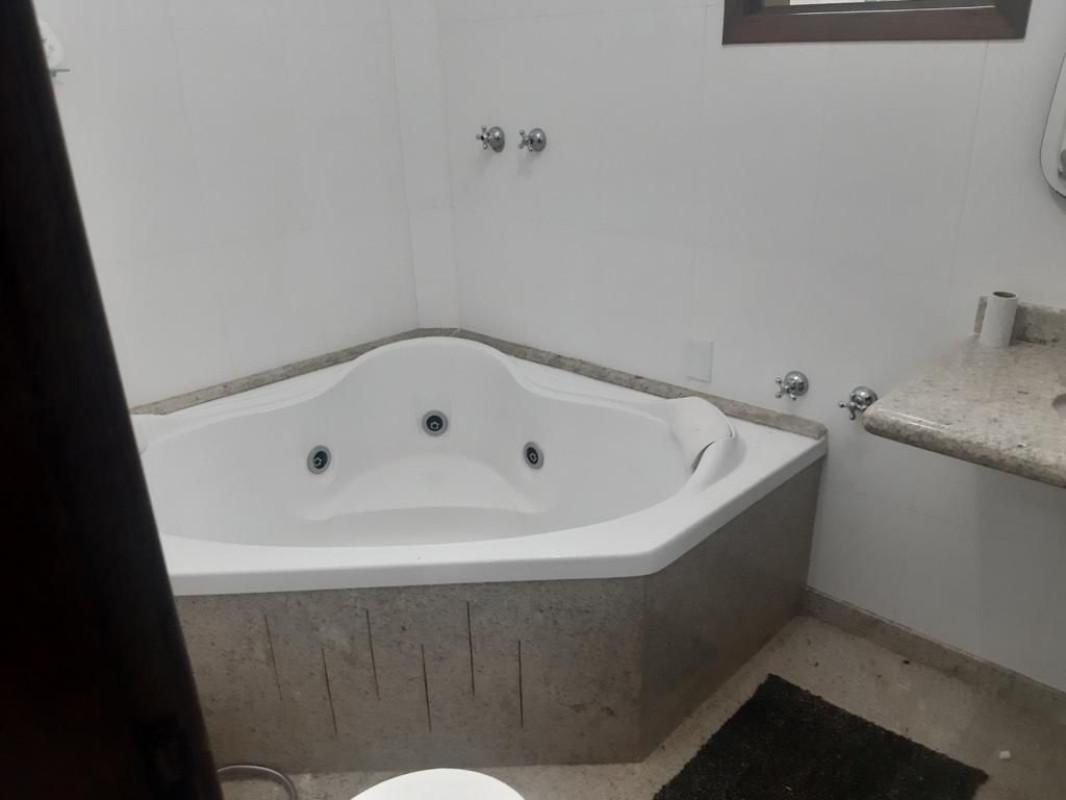 Casa, Centro, 3 Quartos, 4 Vagas, 2 Suítes